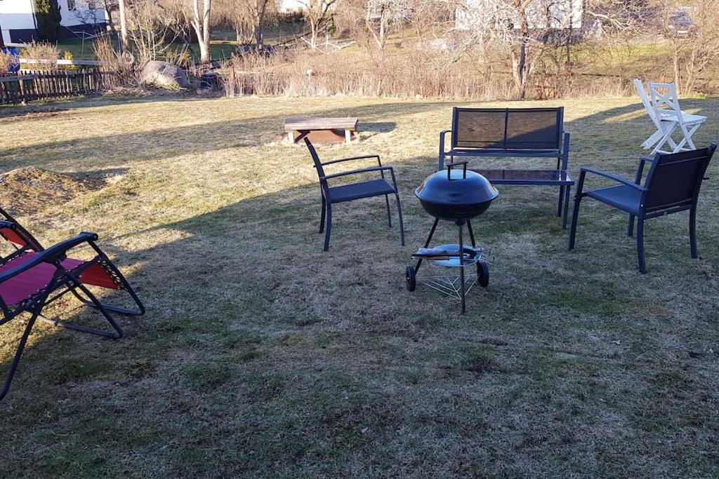 Trevligt Hus Med Egen Gard Och Fri Wifi, Emmaboda Kommun, Lindas Bagian luar foto