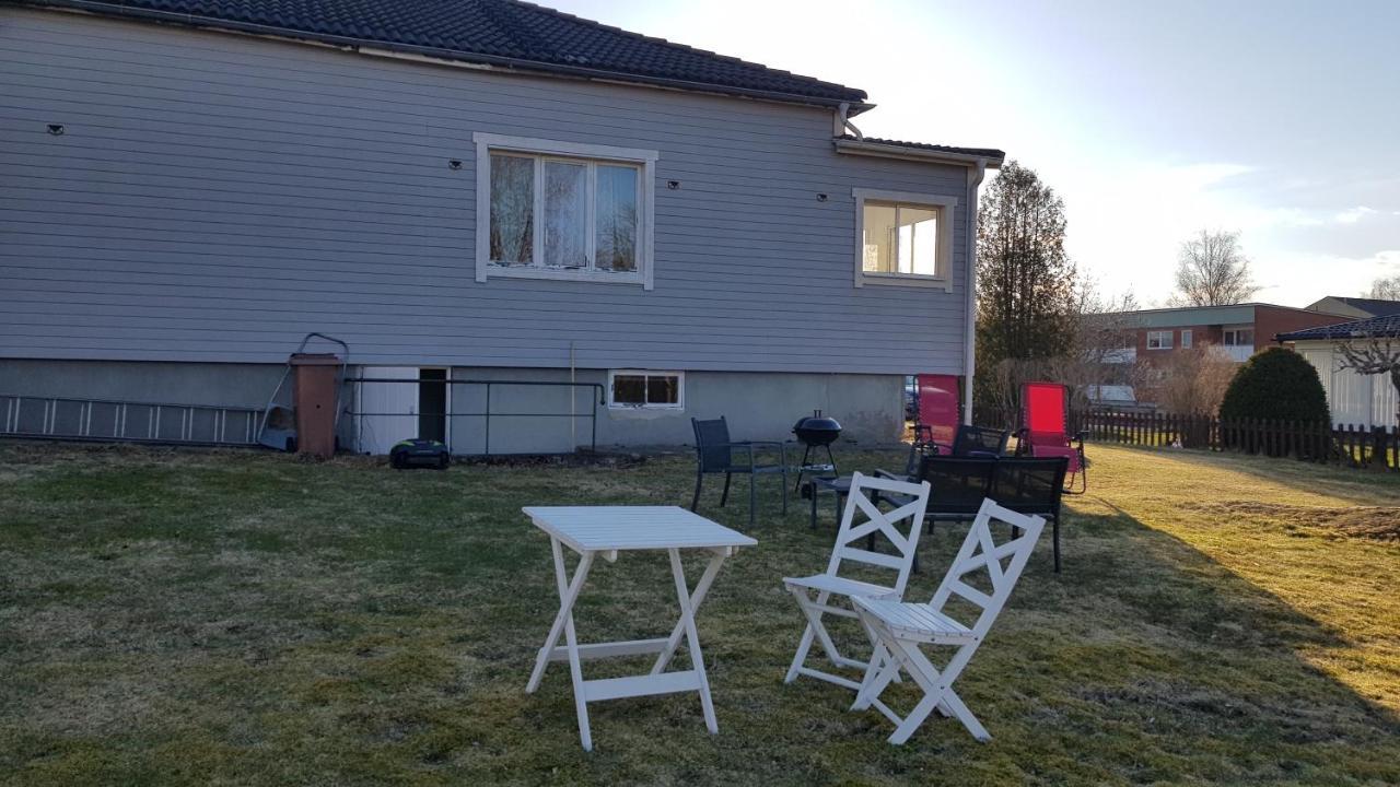 Trevligt Hus Med Egen Gard Och Fri Wifi, Emmaboda Kommun, Lindas Bagian luar foto